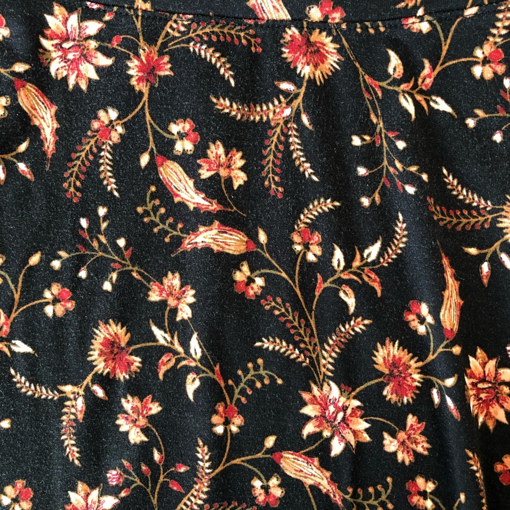 Dress Barn Westport Black Floral Skirt Sz 1X NWT - Picture 2 of 3